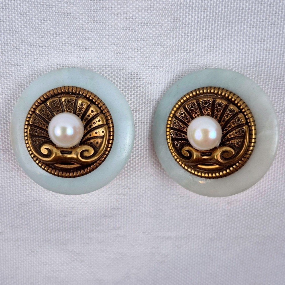 Vtg Faux‎ Pearl Button Clip On Earrings Ornate Gold Tone Filigree White 1" 80s